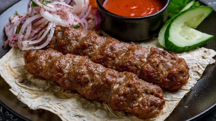 ❄️🥩 | <p dir="ltr"><span style="white-space: pre-wrap;">3. Let the mixture marinate in the refrigerator for at least 2 hours.</span></p> | konj